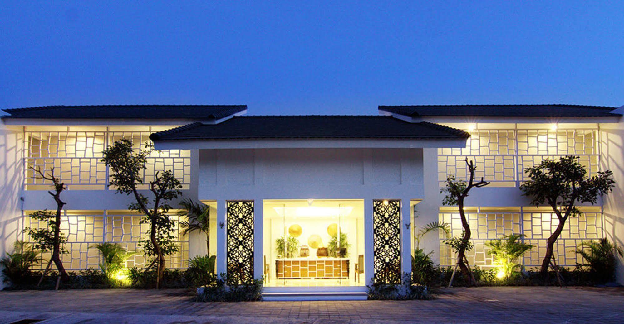 แอสตานา กุนตี สวีท อพาร์ตเมนท์ เซมินยัก Hotel เซมินยัค ภายนอก รูปภาพ
